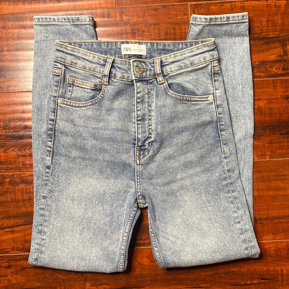 Zara Women Jeans Fit Size 38